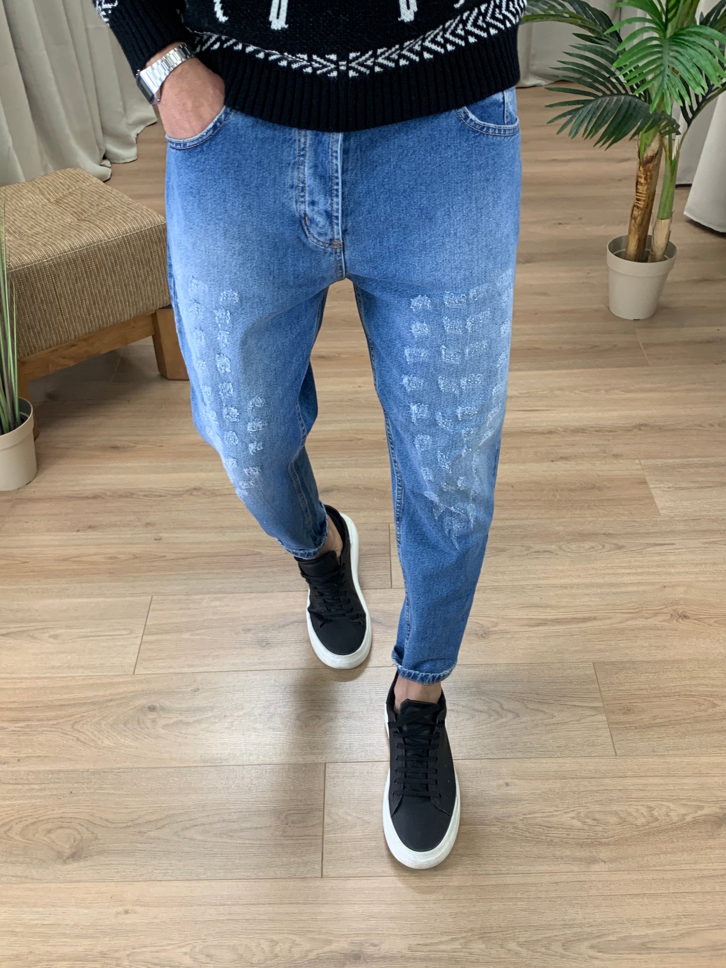 Jeans con Abrasioni Multiple Tamponate col. Denim
