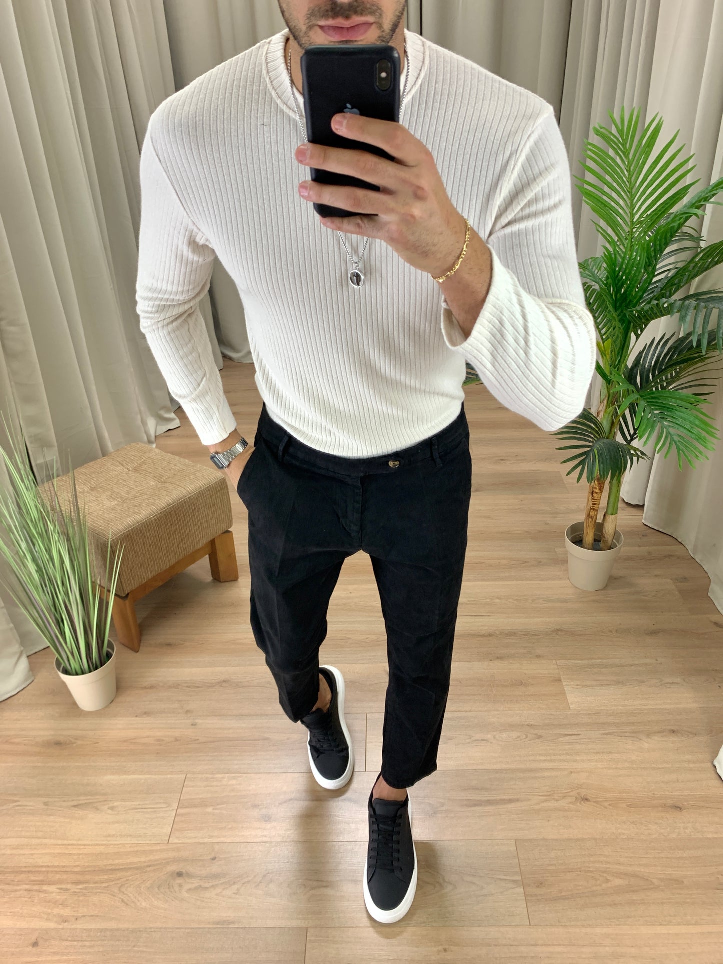 Jeans/Pantalone Tracker regular-slim col. Nero