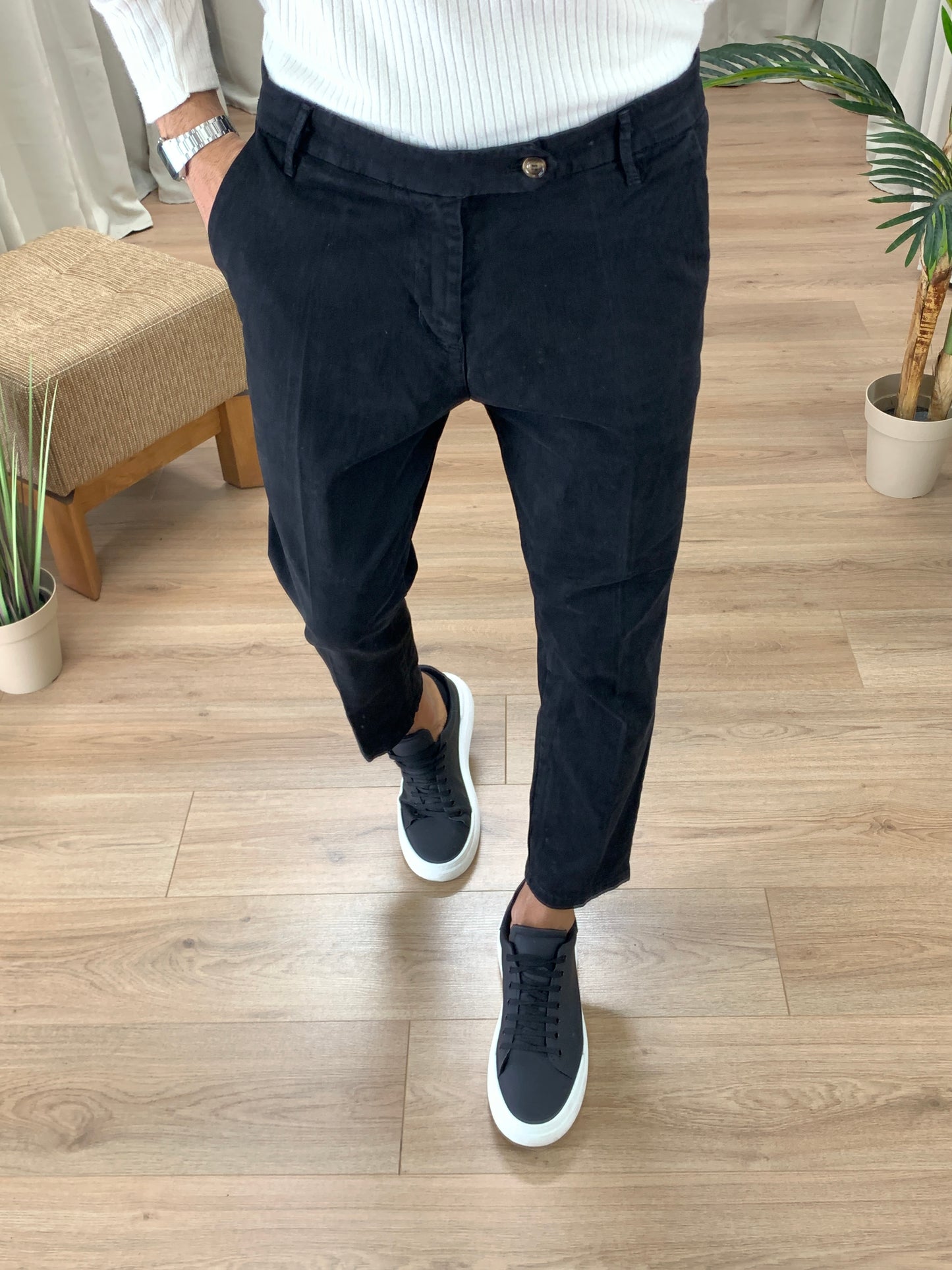 Jeans/Pantalone Tracker regular-slim col. Nero