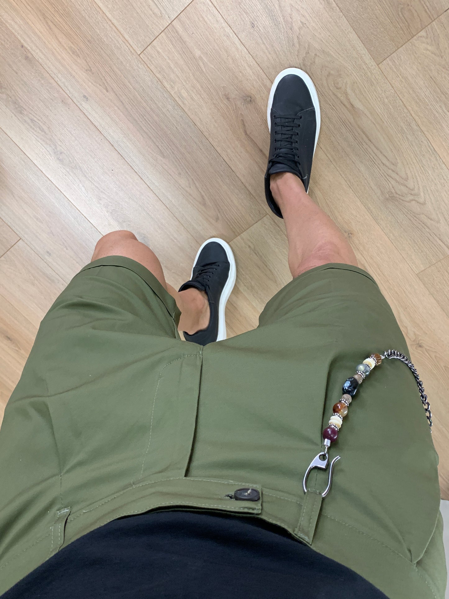 Bermuda con Risvolto, Pinces e Catena col. Verde Militare