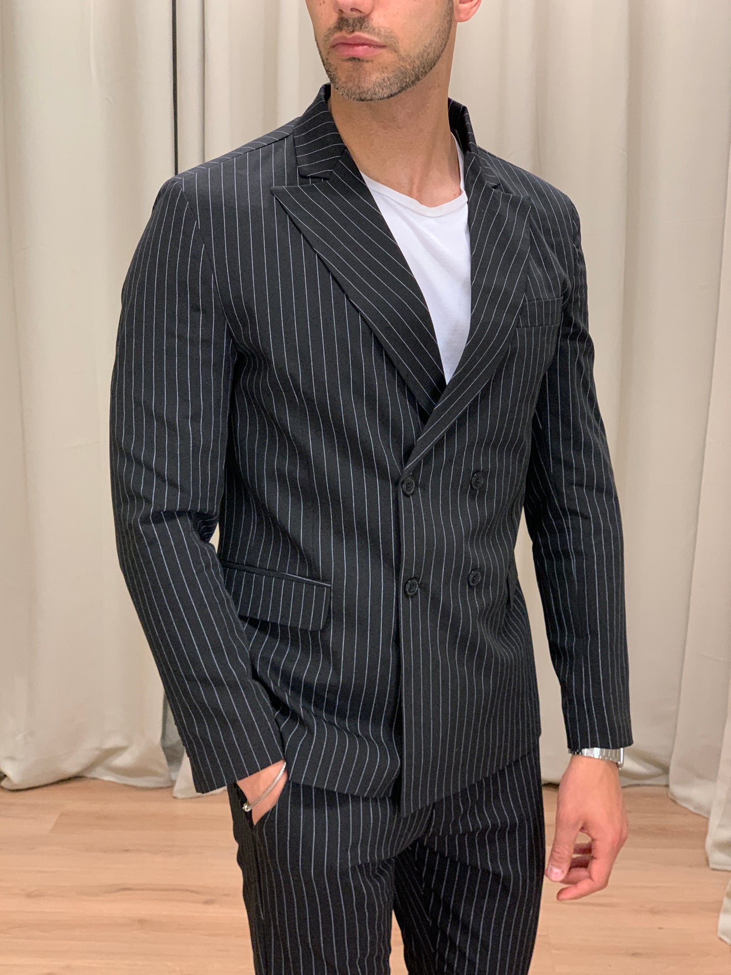 Abito Doppiopetto Gessato Giacca + Pantalone col. Nero