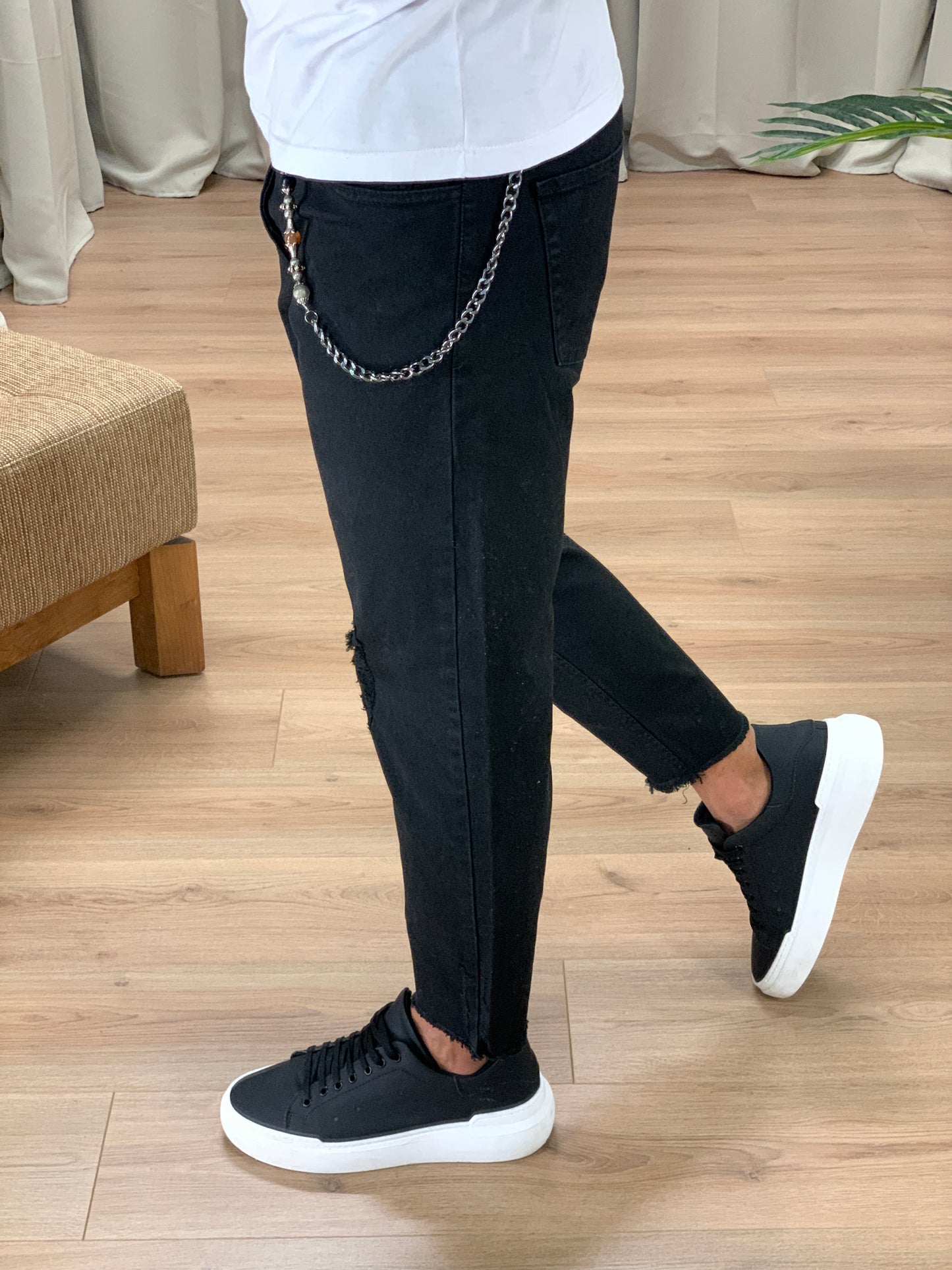 Jeans Mendes Sfrangiato alla Caviglia col. Nero