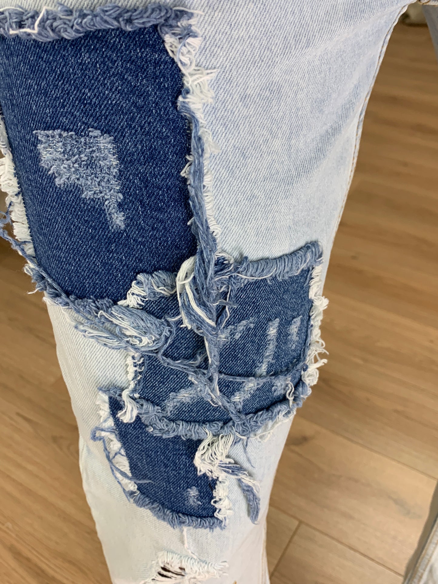 Jeans Boomber con Toppe a Contrasto e in Rilievo col. Denim