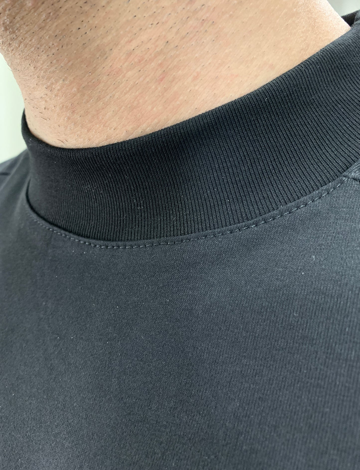 T-shirt in Cotone Collo a Costine col. Nero