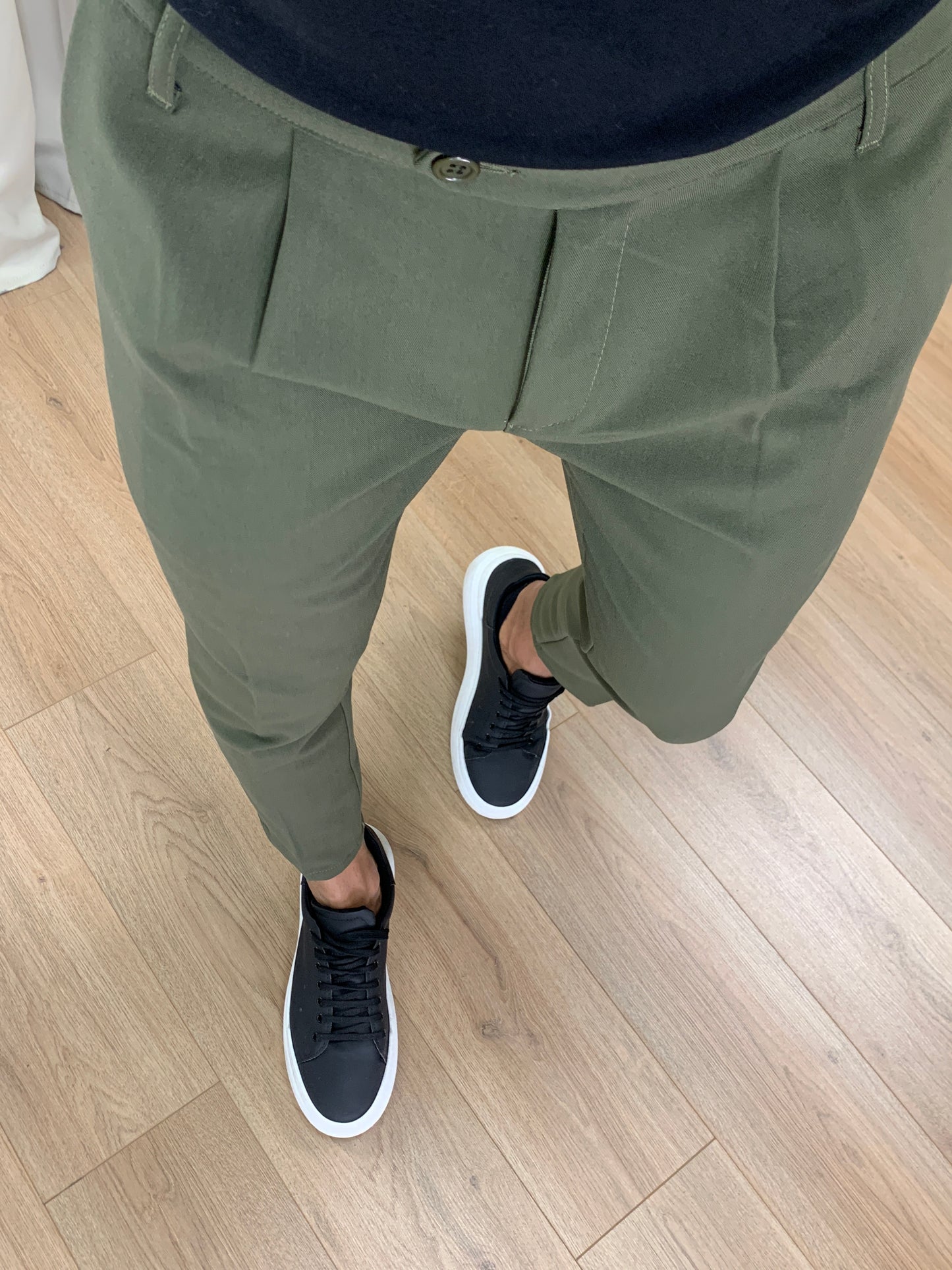 Pantalone Venezia con Pinces e piega centrale col. Verde Militare