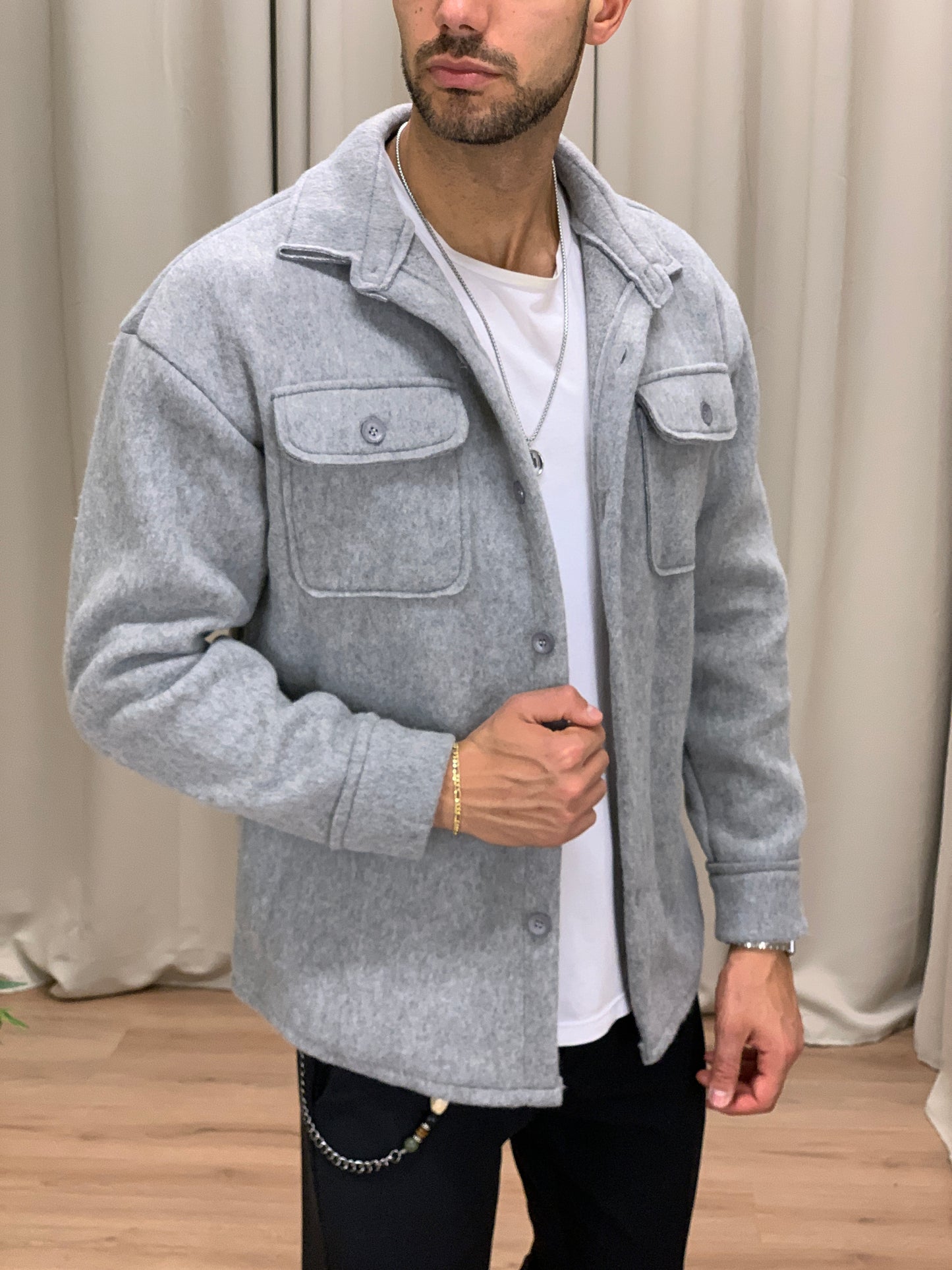 Giacca camicia Asher con Taschini col. Grigio
