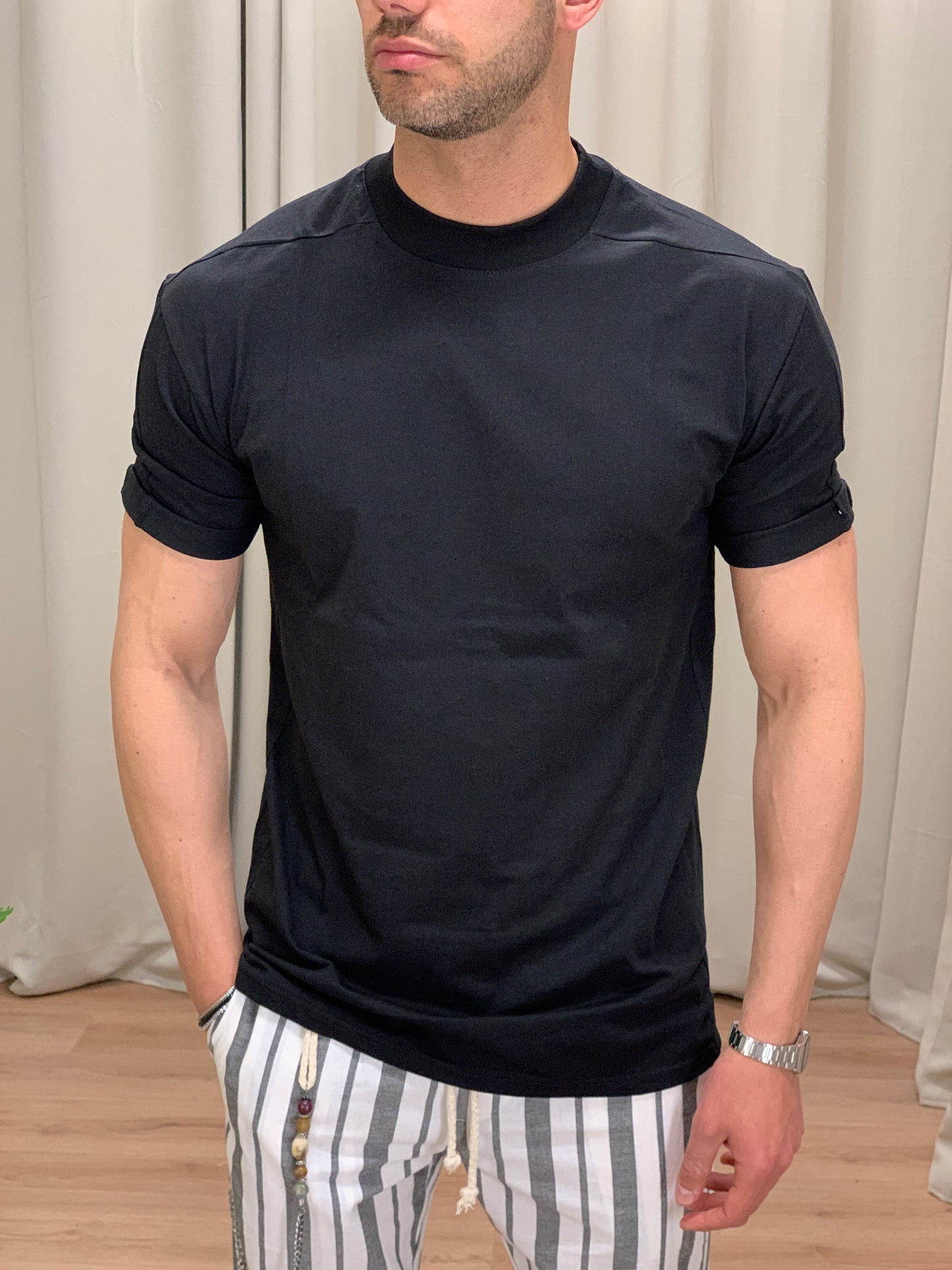 T-shirt in Cotone Collo a Costine col. Nero