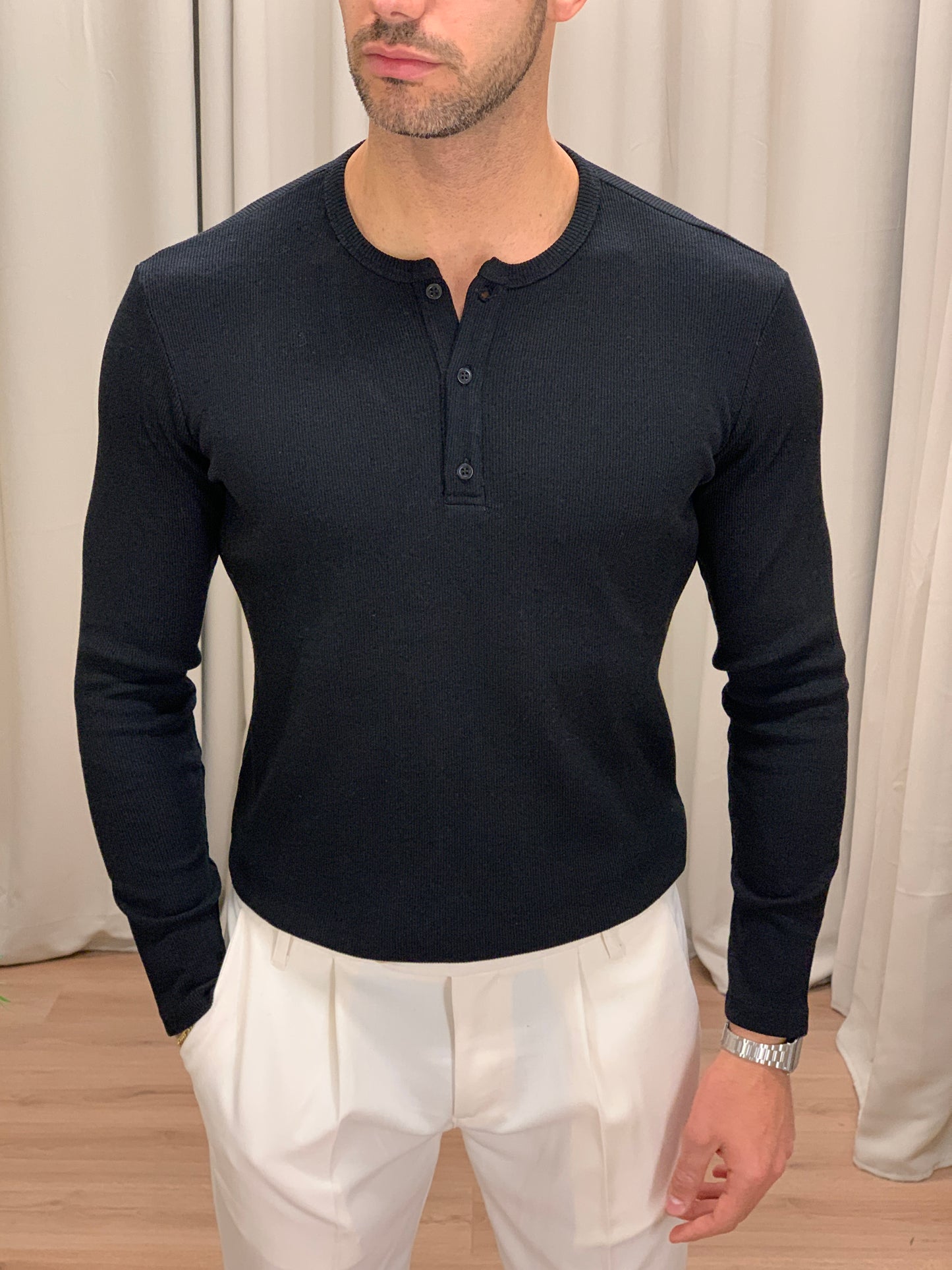 Maglia scollo Serafino con micro Costine col. Nero