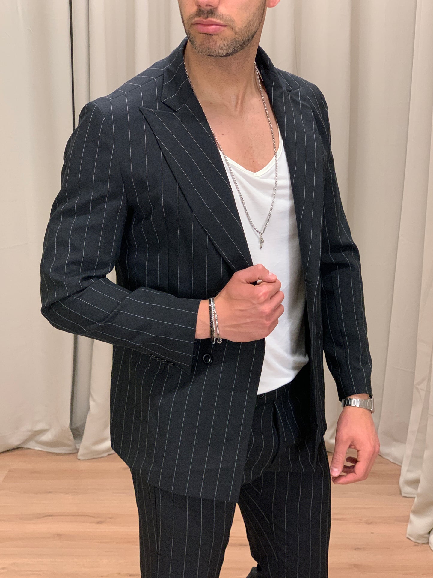 Abito Doppiopetto Gessato Giacca + Pantalone col. Nero