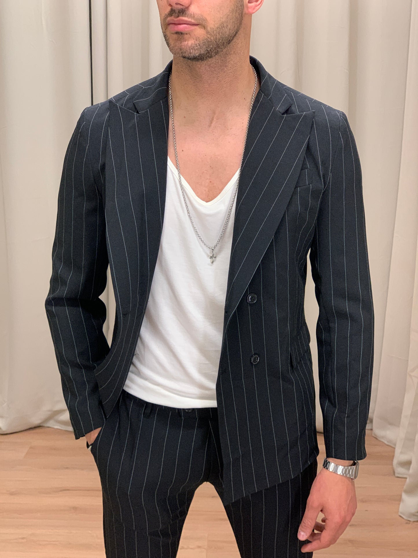 Abito Doppiopetto Gessato Giacca + Pantalone col. Nero