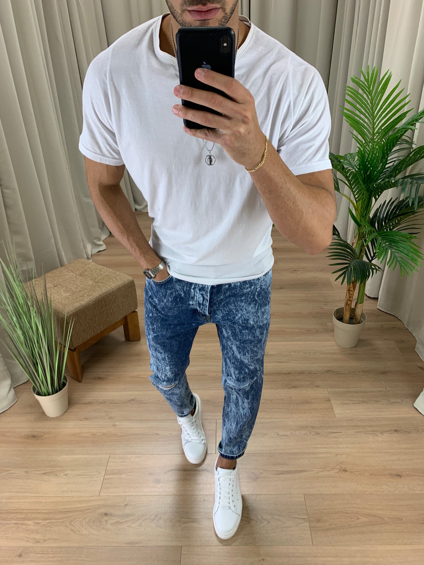Jeans Var Super Marmorizzato con Tagli al Ginocchio col. Denim