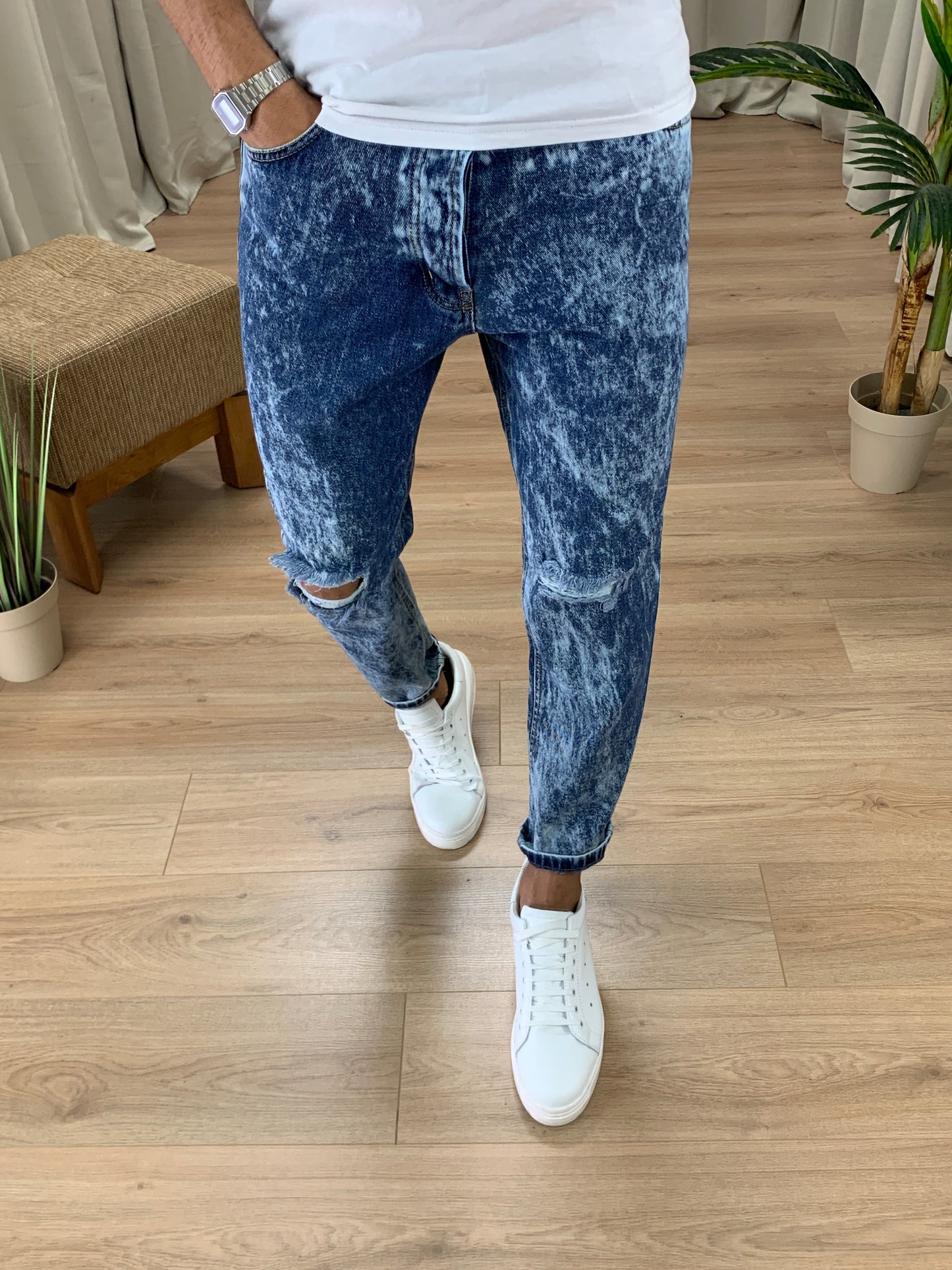 Jeans Var Super Marmorizzato con Tagli al Ginocchio col. Denim