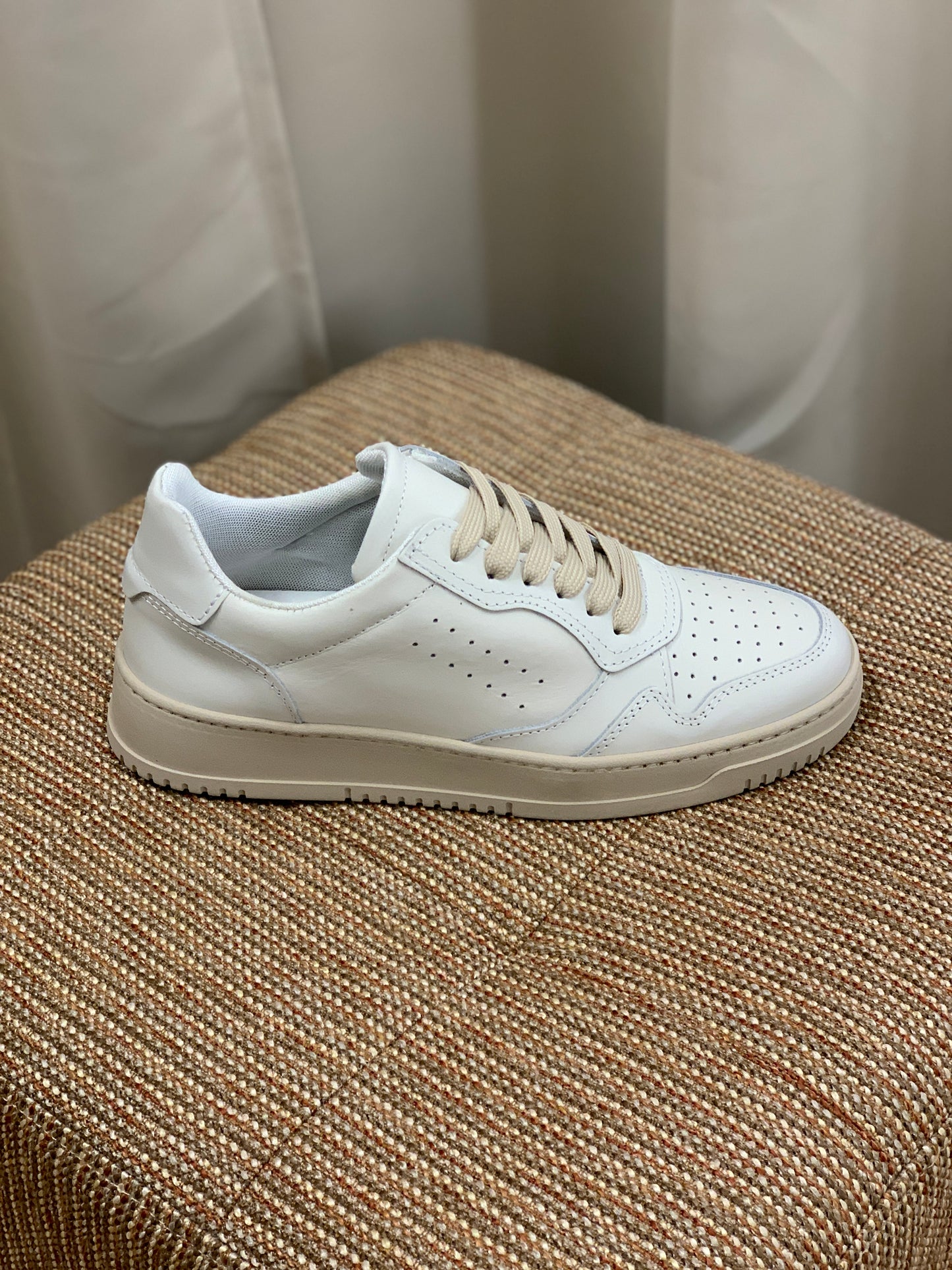 Sneakers Autrix in vera pelle col. Bianco