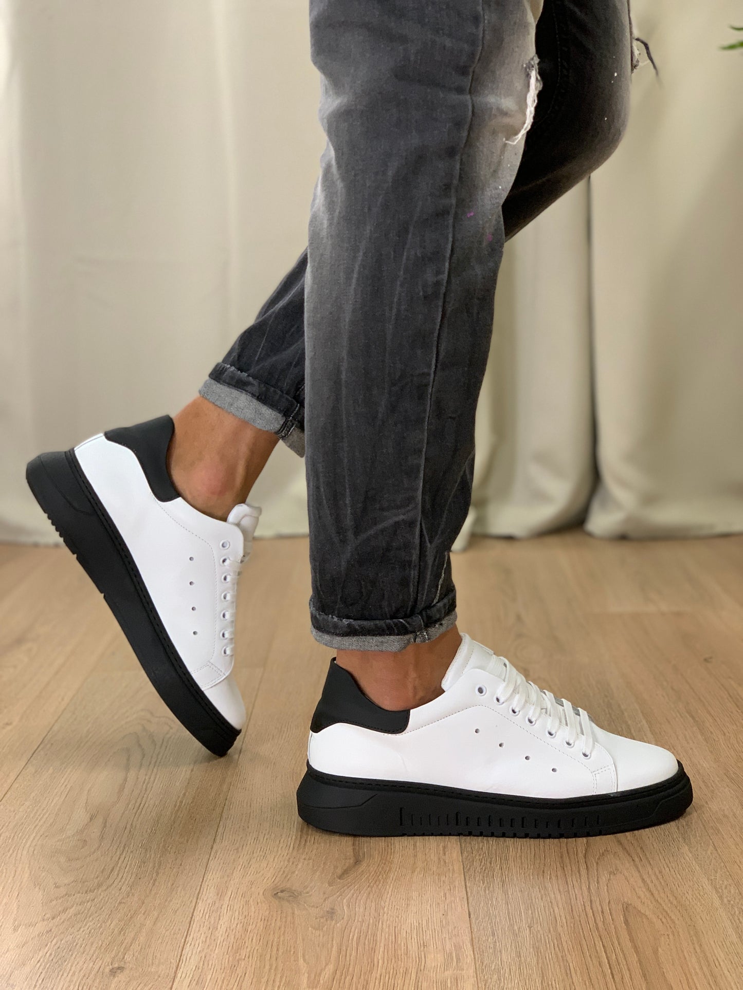 Sneakers in pelle fondo Black Marines col. Bianco