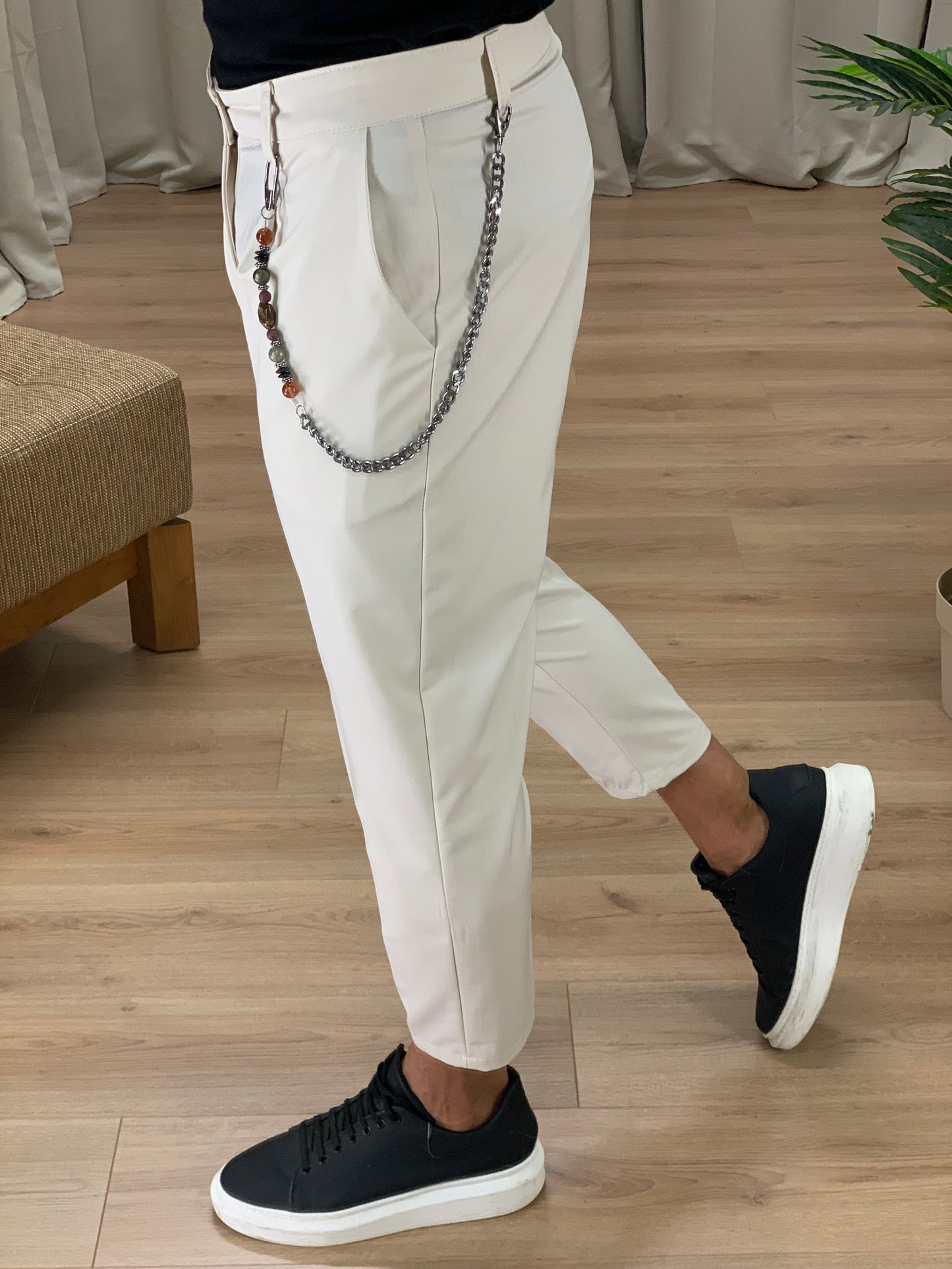 Pantalone Madrid con pinces e Catena col. Beige
