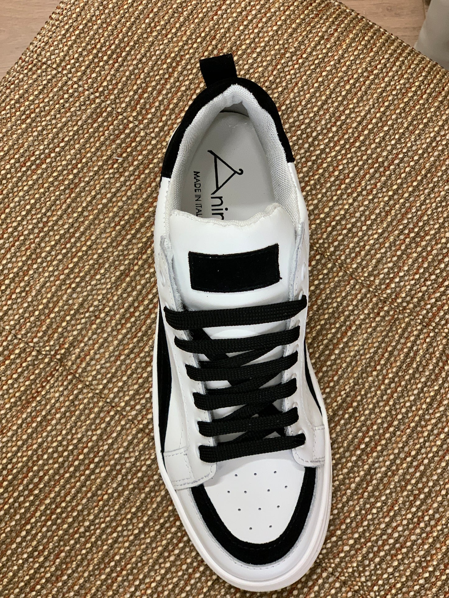 Sneakers Mike con profilo Nero col. Bianco