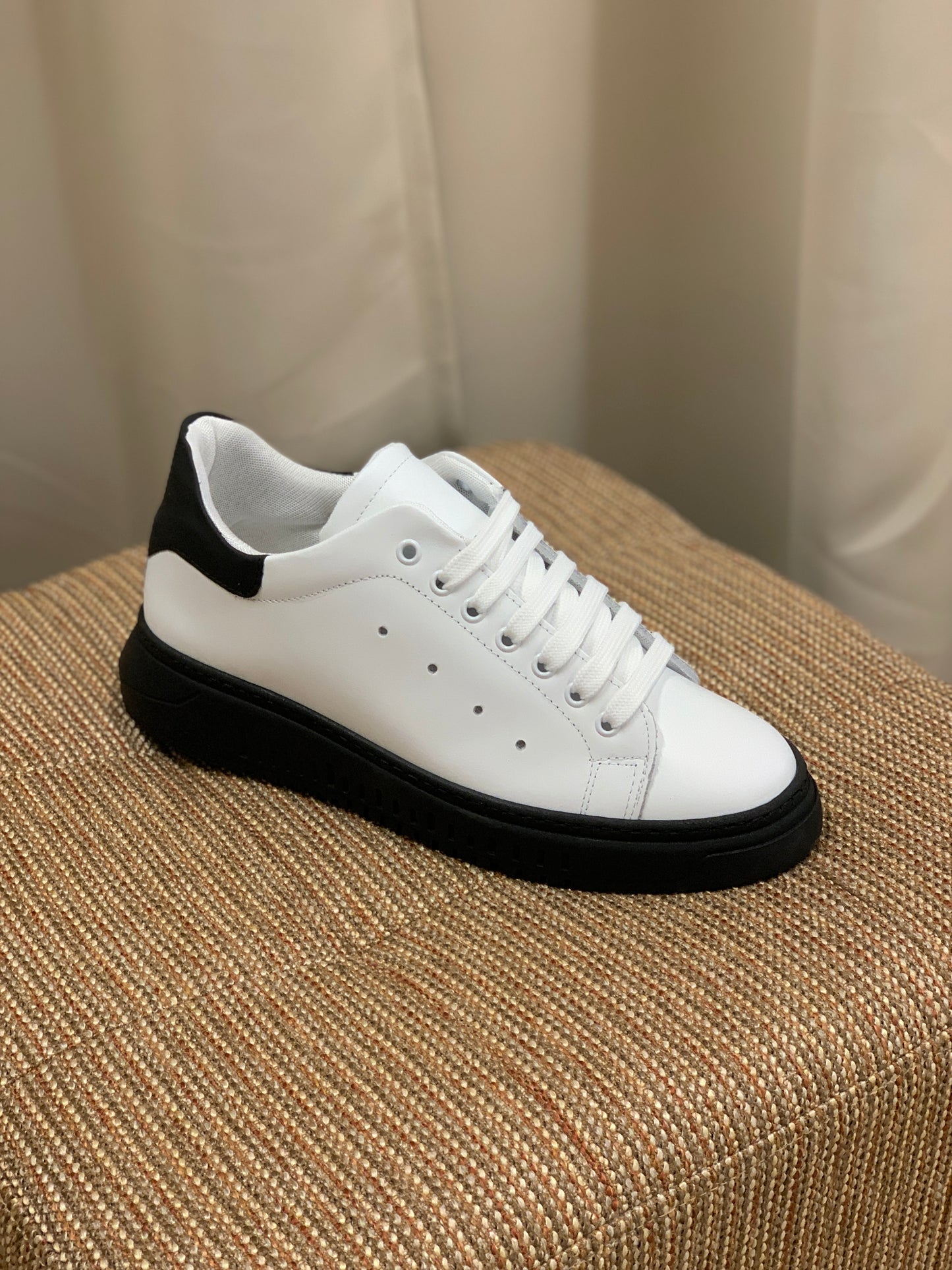 Sneakers in pelle fondo Black Marines col. Bianco