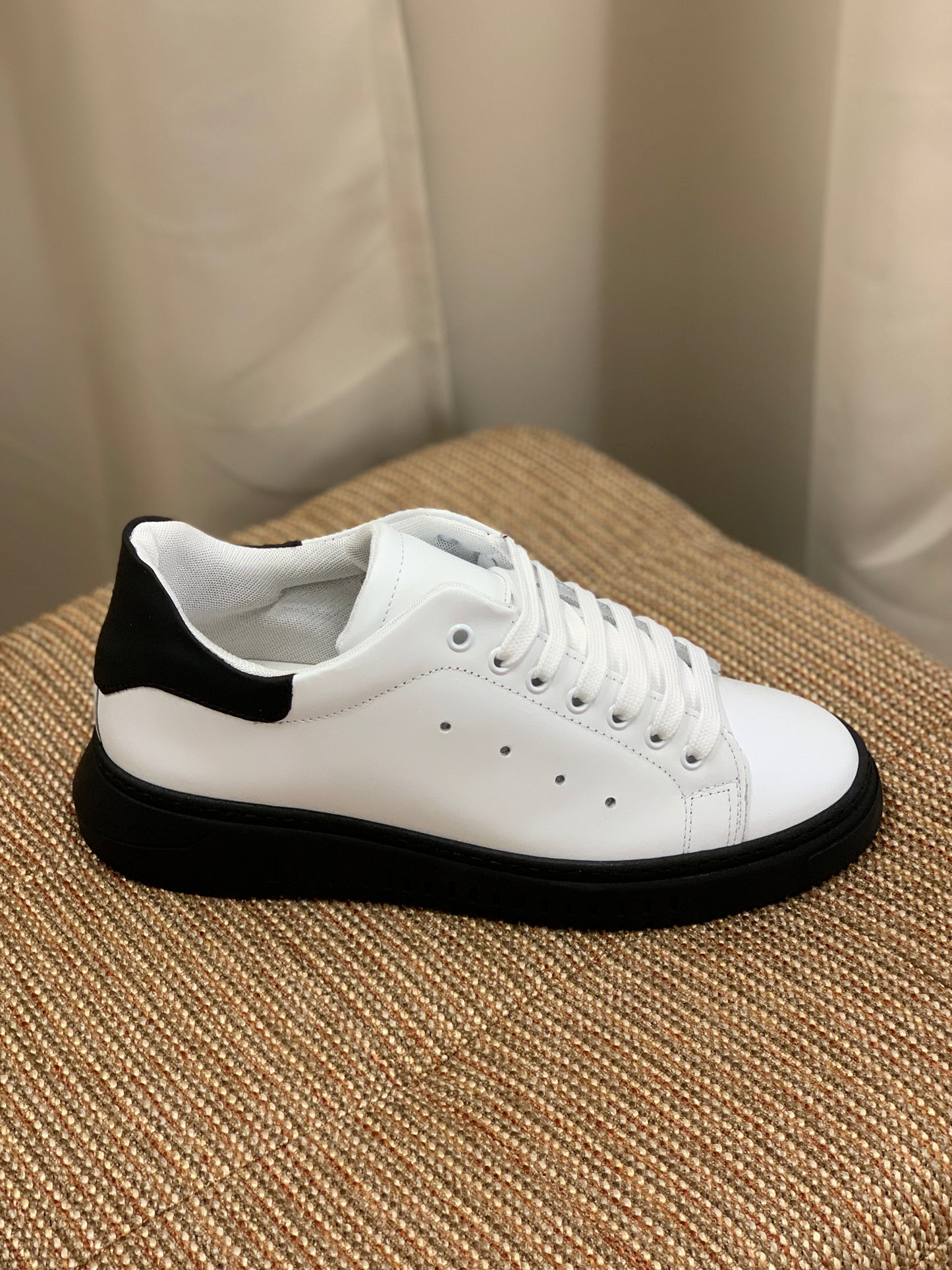 Sneakers in pelle fondo Black Marines col. Bianco