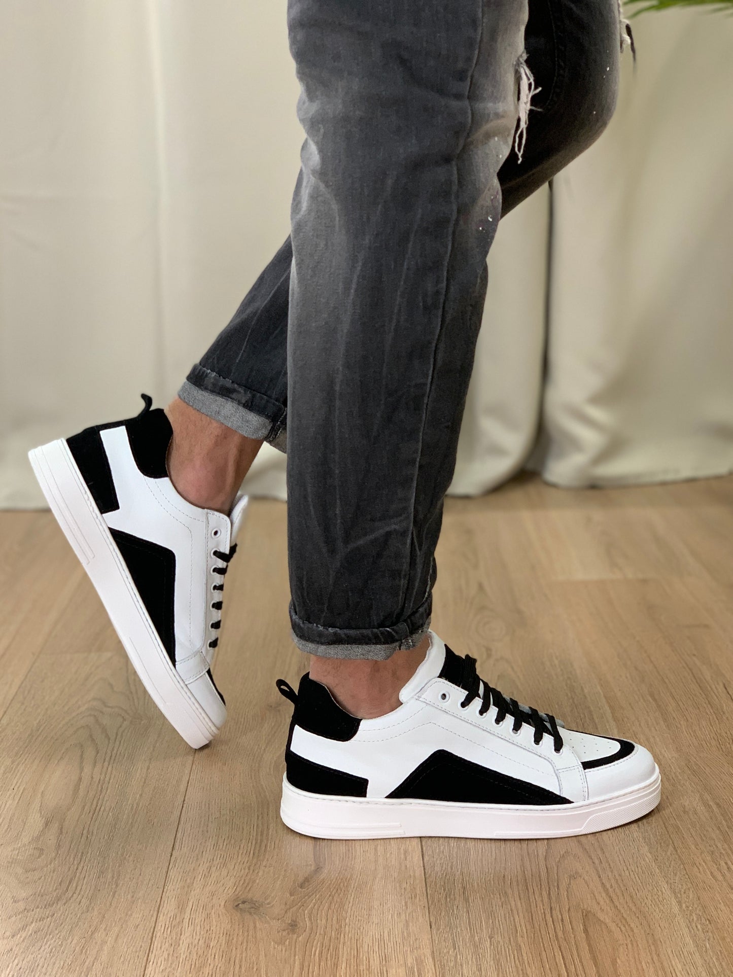 Sneakers Mike con profilo Nero col. Bianco