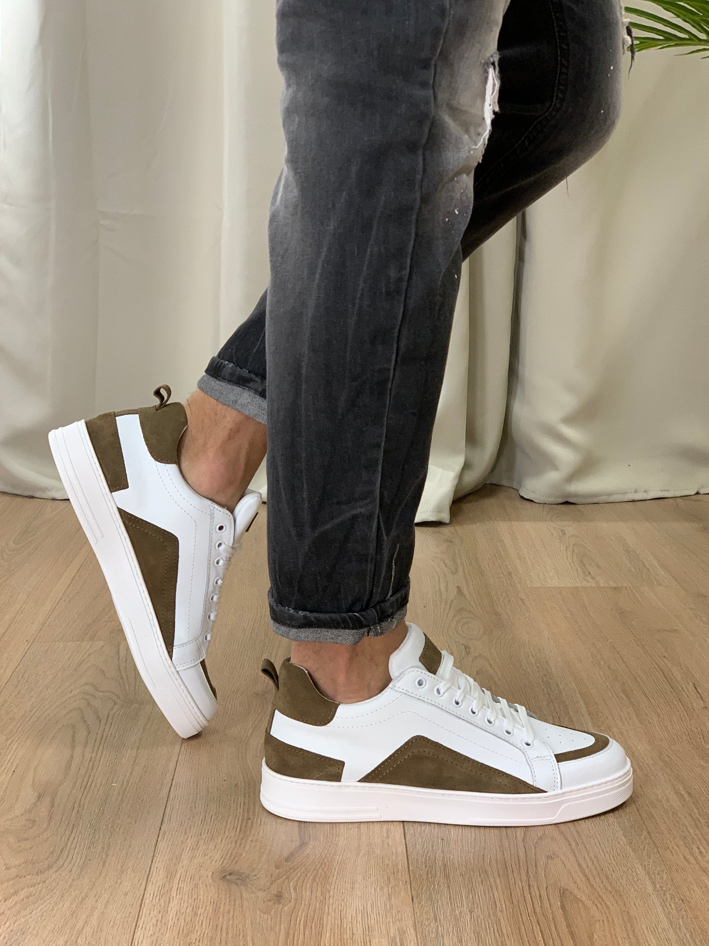 Sneakers Mike con profilo Testa di Moro col. Bianco