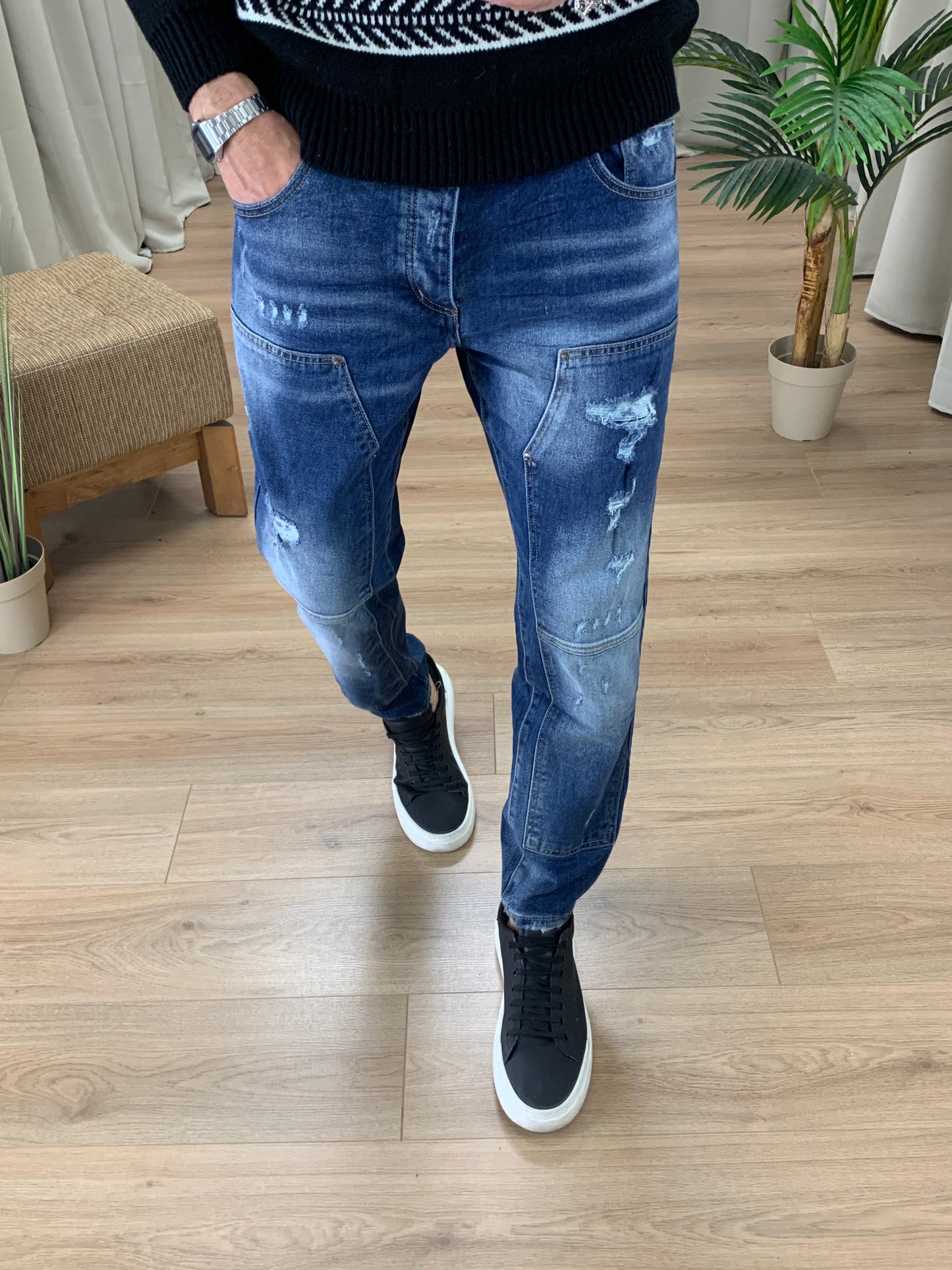 Jeans Shadown con Leggere Abrasioni col. Denim