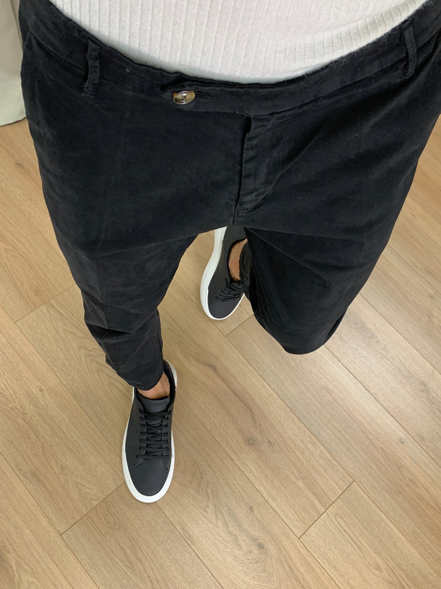 Jeans/Pantalone Tracker regular-slim col. Nero