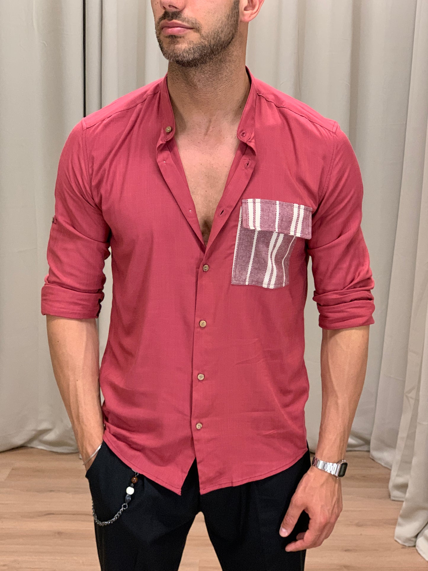Camicia effetto Lino con taschino a righe col. Rosso