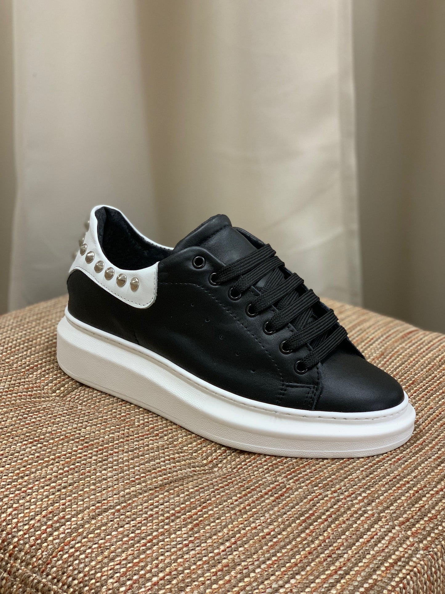 Sneakers con tallone Bianco a contrasto col. Nero