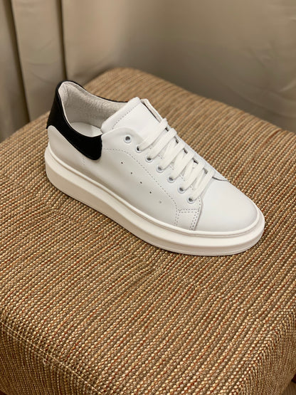 Sneakers con tallone Nero a contrasto col. Bianco