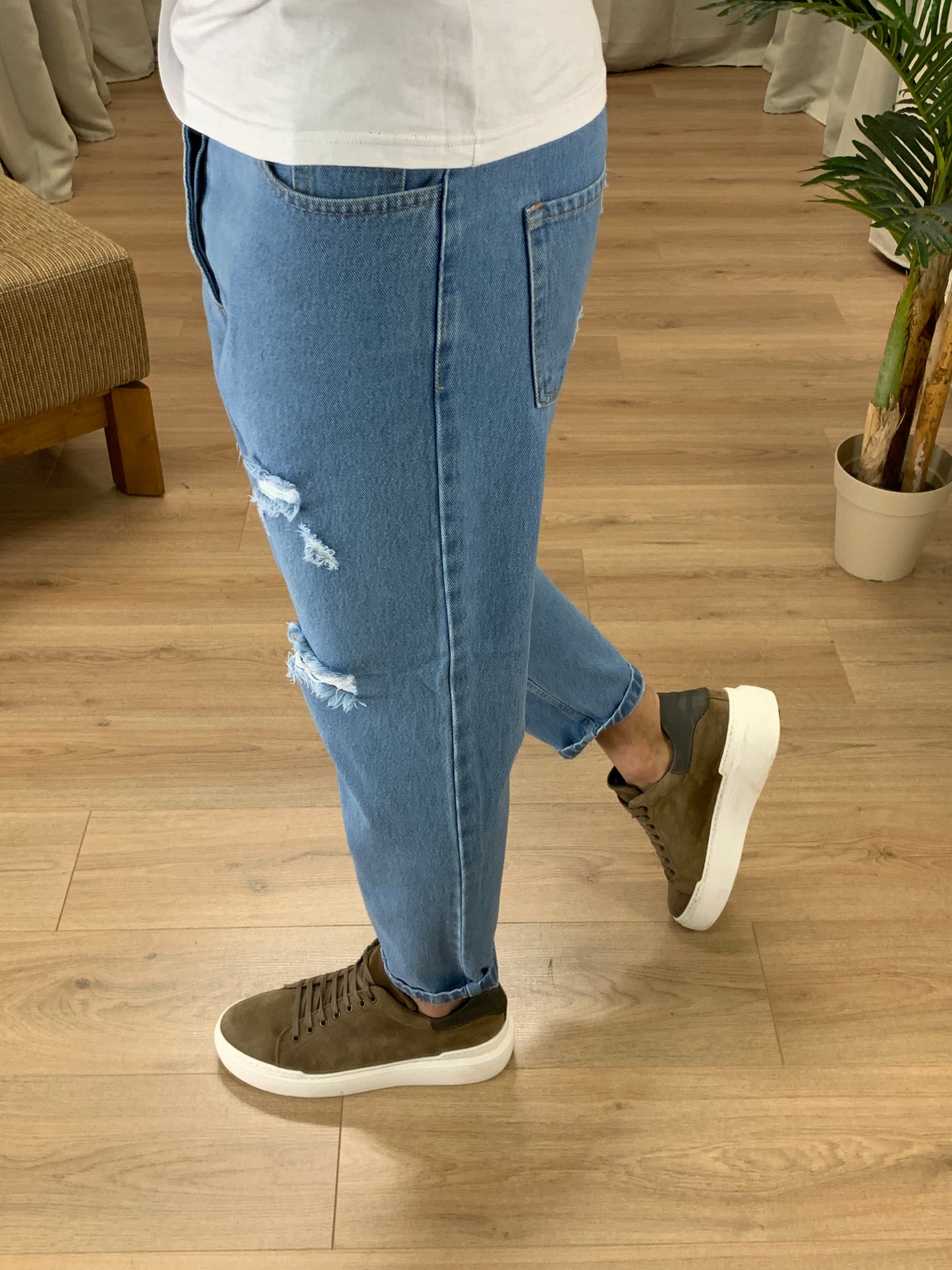 Jeans Mike con rotture col. Denim